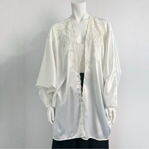 Vintage Natori White Kimono Style Robe
